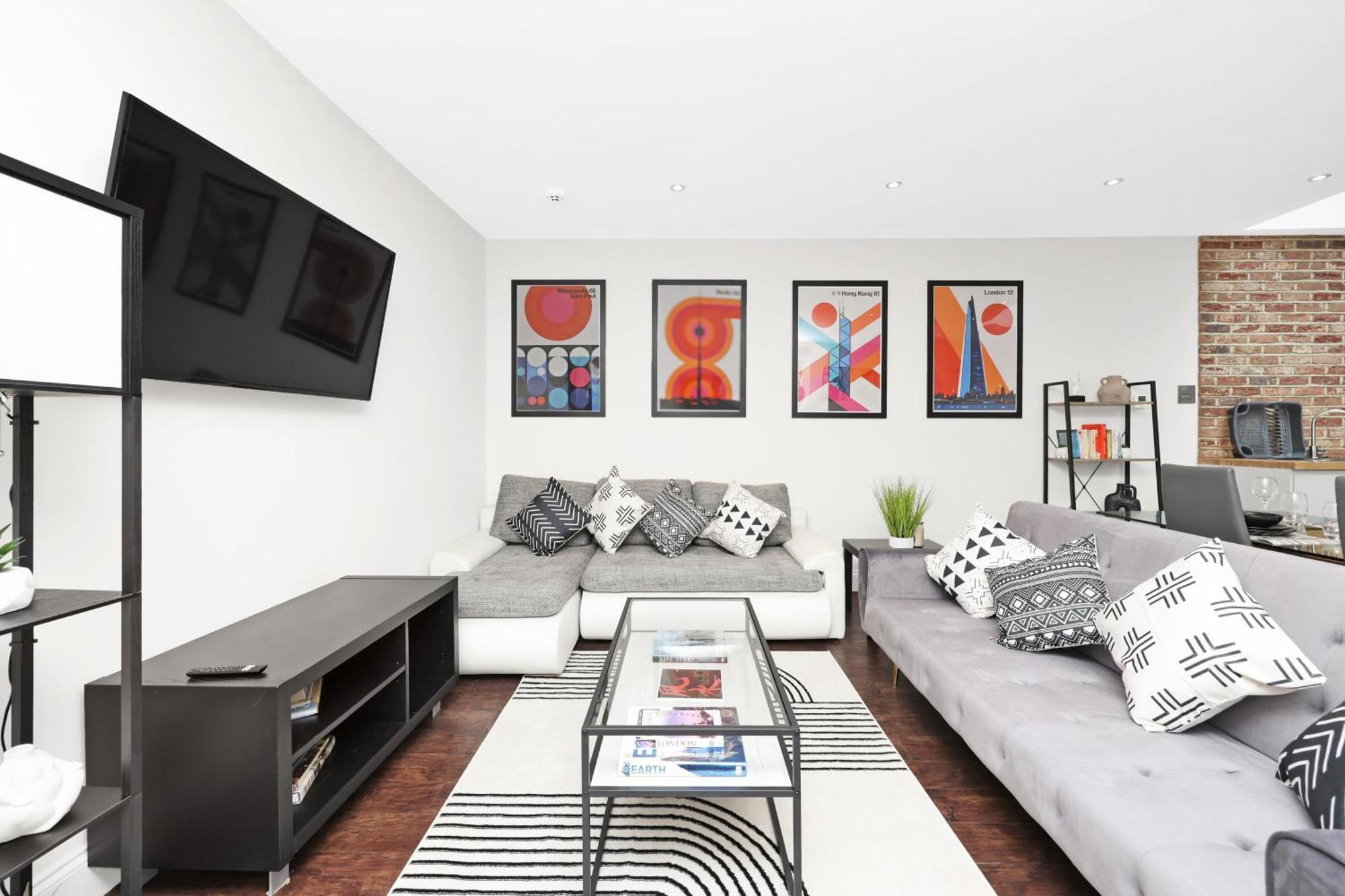 Luxury 3 Bedroom House In Limehouse, Close To City! Sleeps 6-8! Appartamento Londra