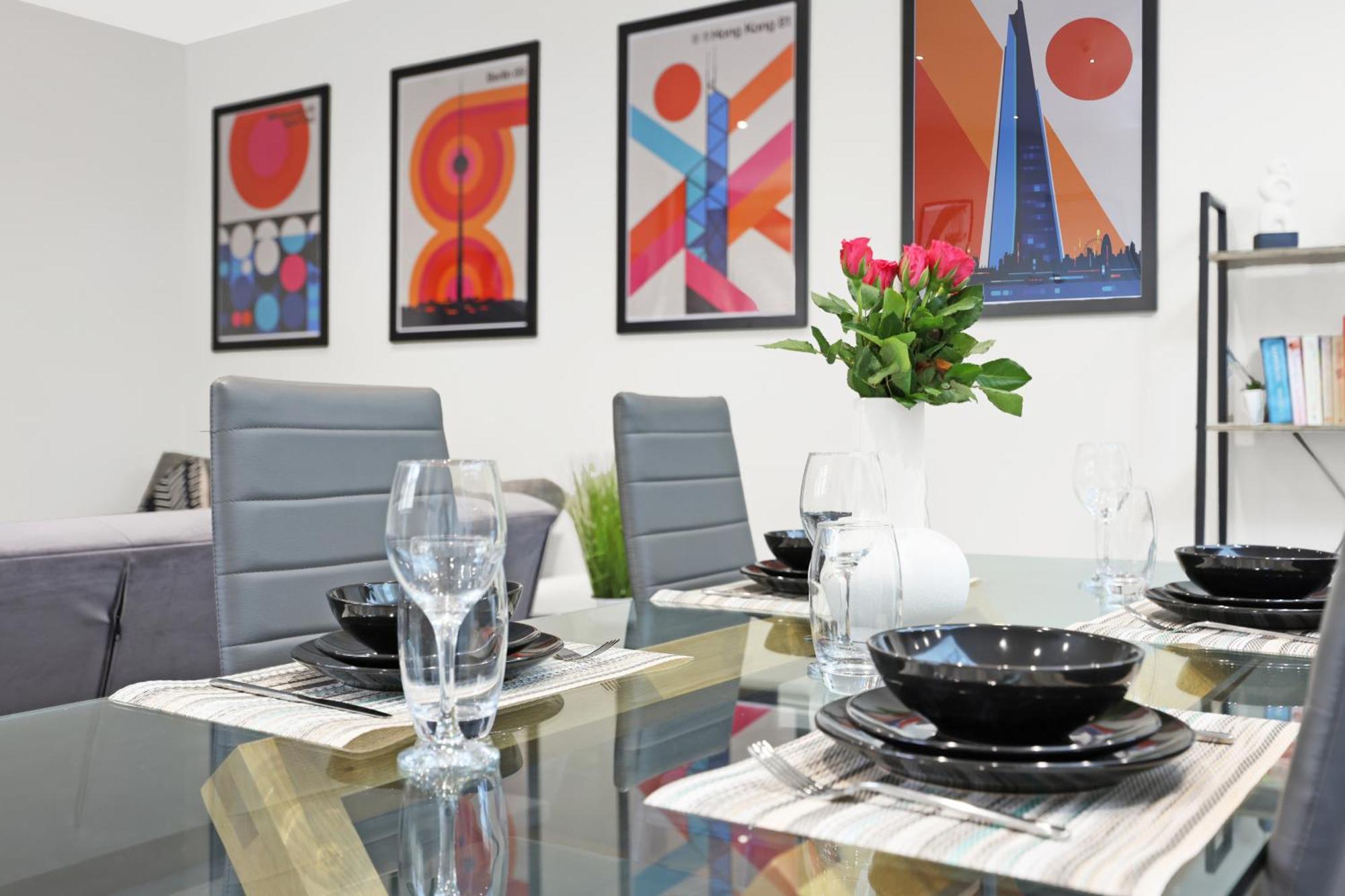 Luxury 3 Bedroom House In Limehouse, Close To City! Sleeps 6-8! Londra