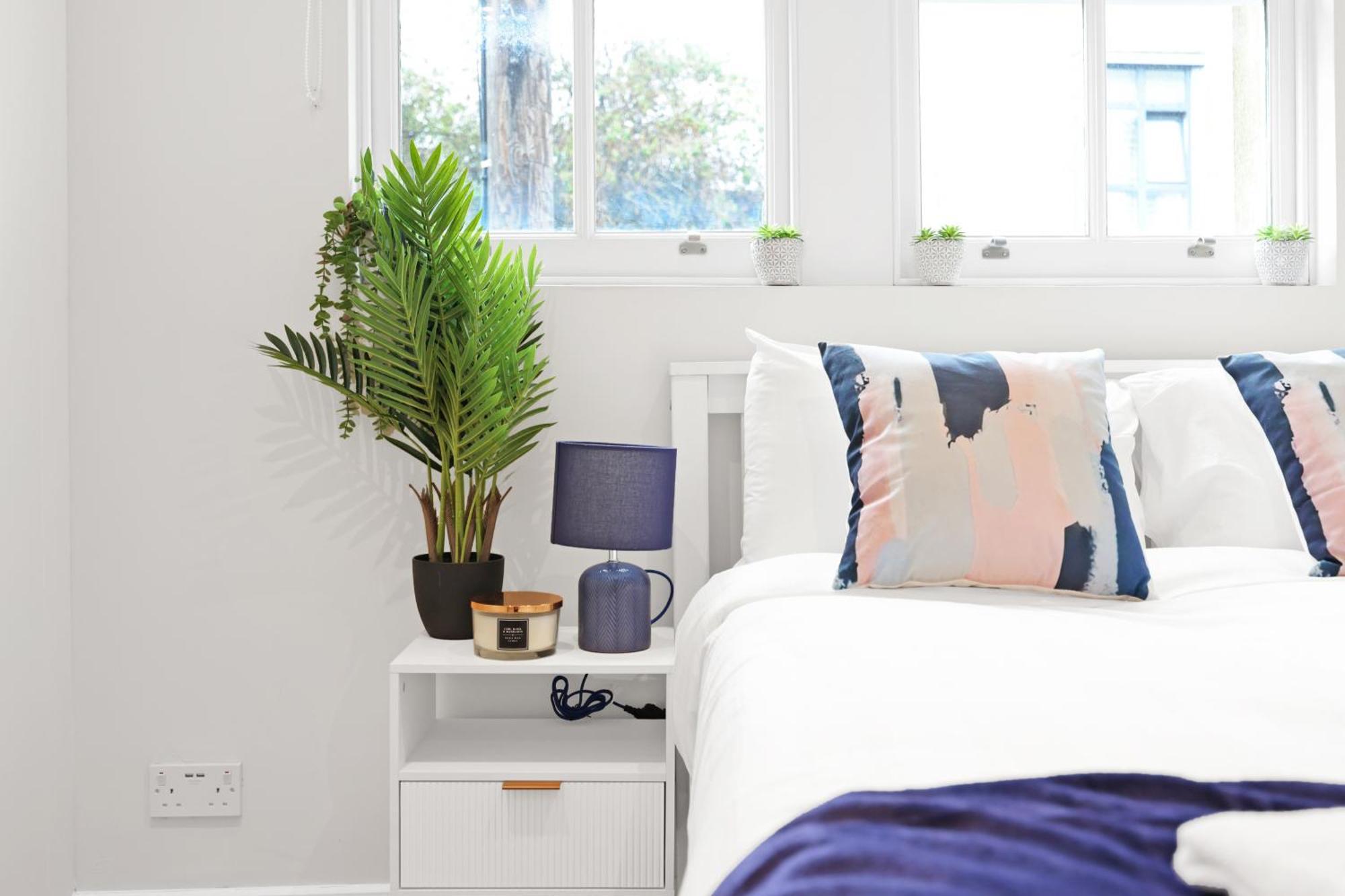 Luxury 3 Bedroom House In Limehouse, Close To City! Sleeps 6-8! Appartamento Londra