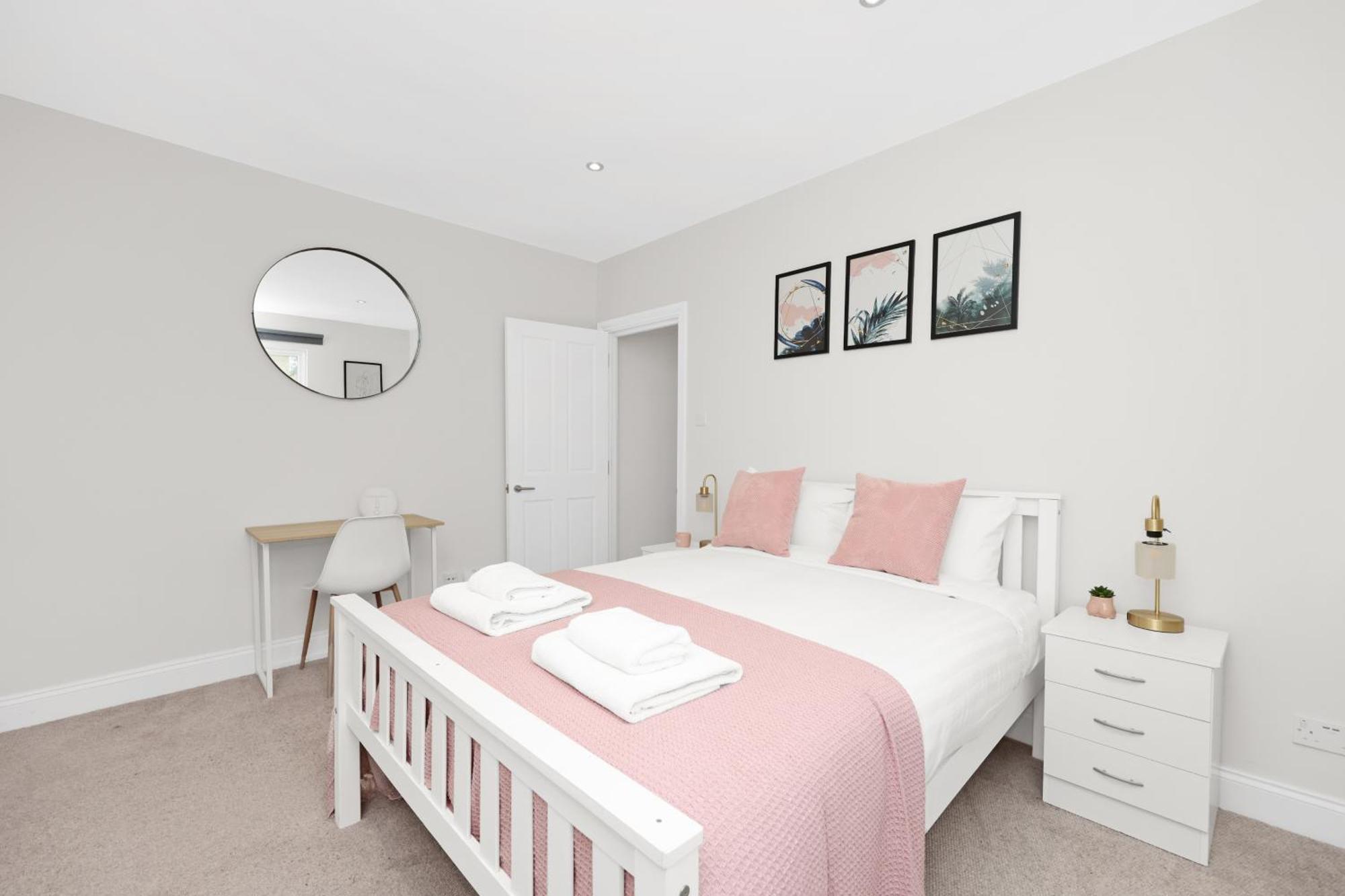 Luxury 3 Bedroom House In Limehouse, Close To City! Sleeps 6-8! Appartamento *